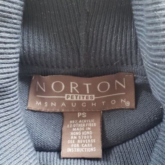 Norton McNaughton Turtleneck, size PS - Picture 9 of 10